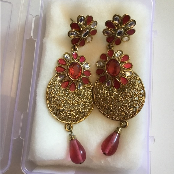 Fashion Earrings - Picture 1 of 2